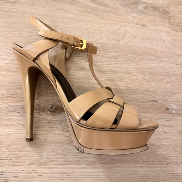 YSL - TRIBUTE PLATFORM SANDALS IN PATENT LEATHER - Picture 6 of 17